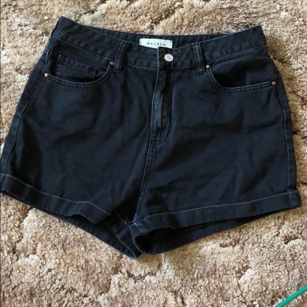 HIGH WAISTED MOM STYLE SHORTS